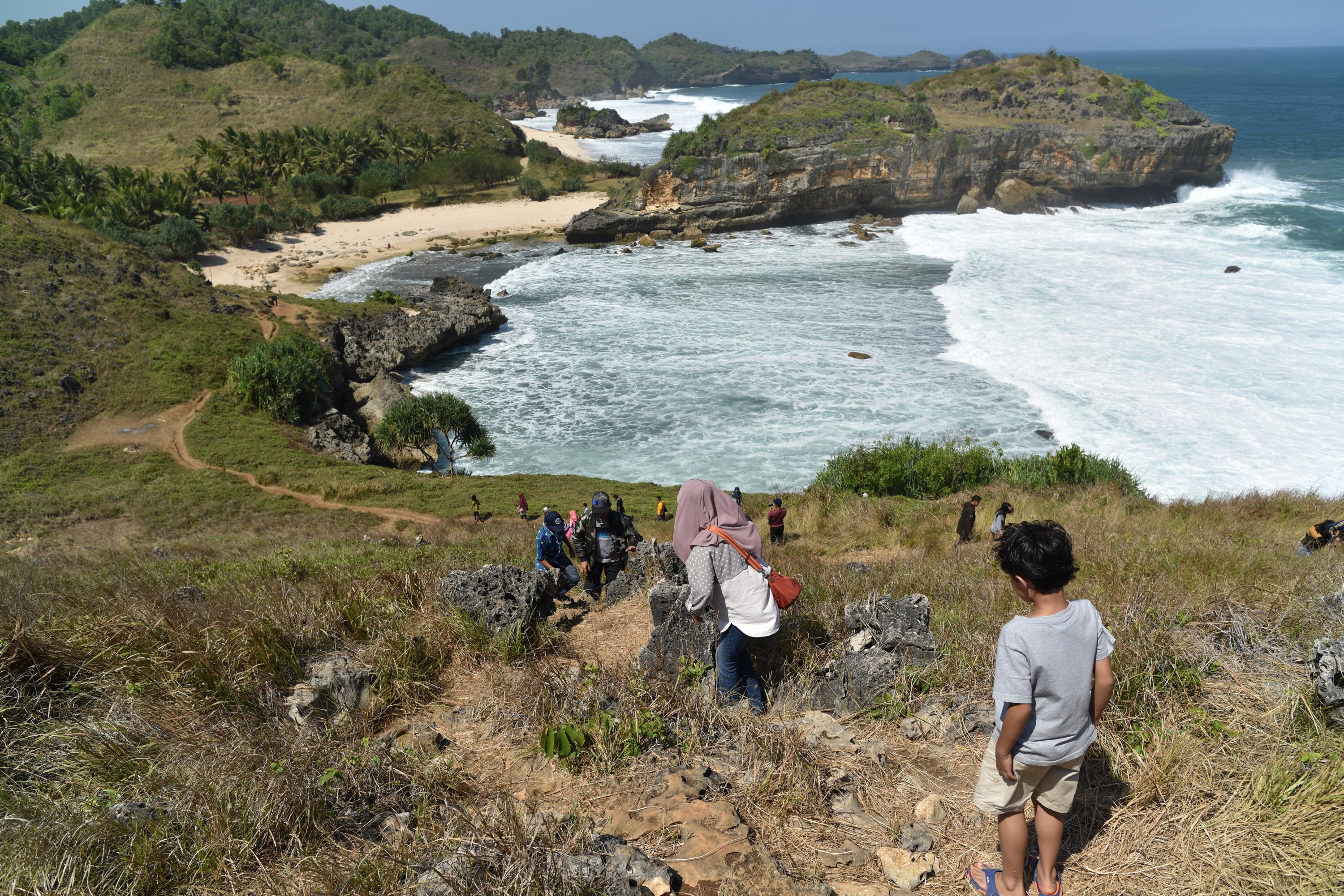 panorama dari atas bukit