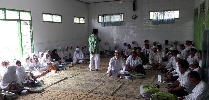 Kegiatan Manasik Umroh di Masjid Al Huda, Ploso